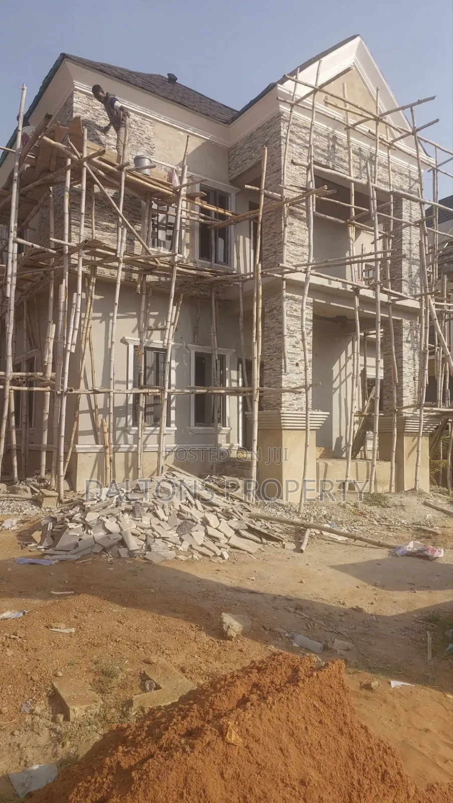 5bdrm Duplex in Victory Court, Lugbe District for sale in Lugbe District