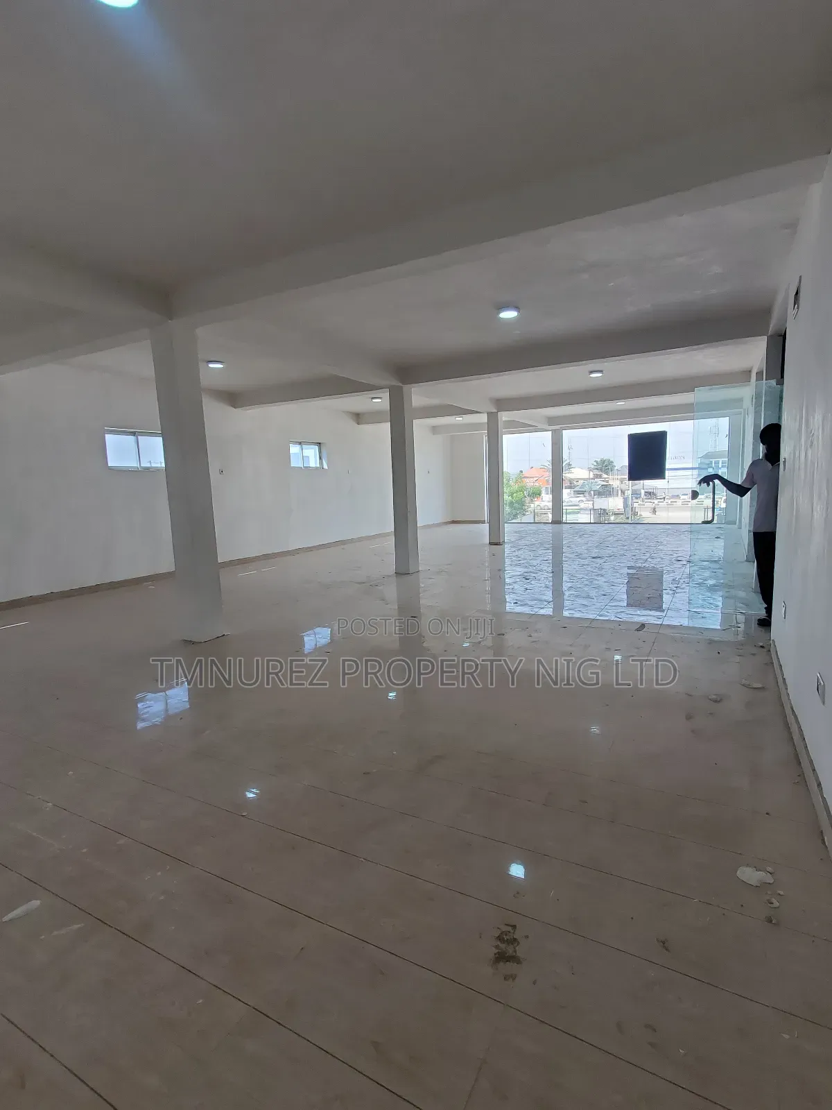 Showroom Direct Facing Road in Sangotedo