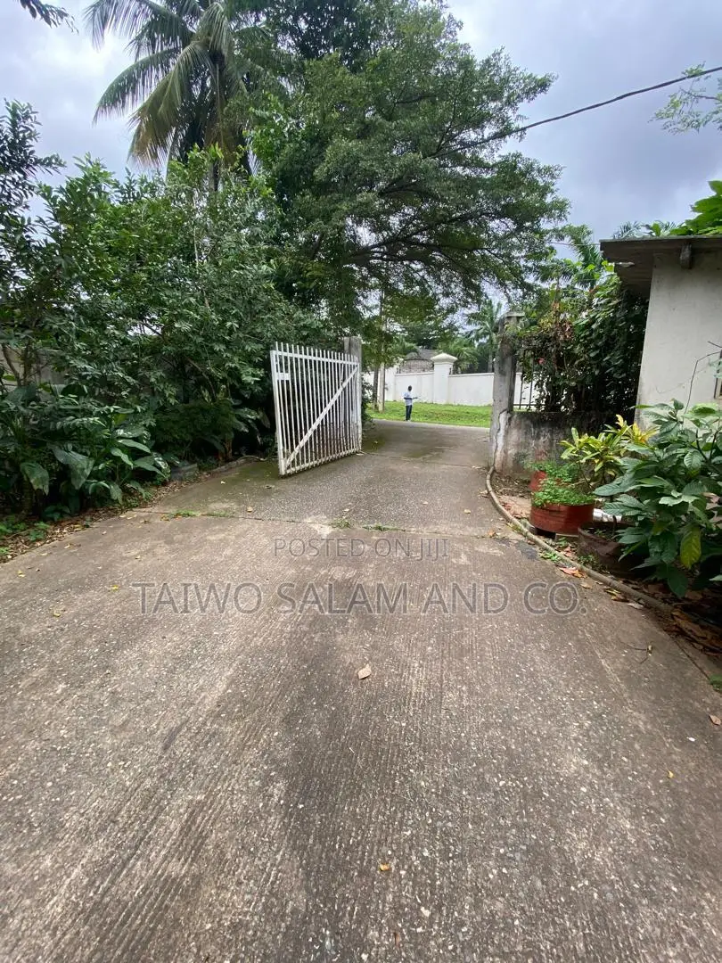 1580sqm of Land With Old Structure in Iyanganku