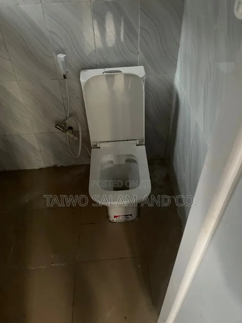 3bdrm Bungalow in Akobo for sale in Akobo