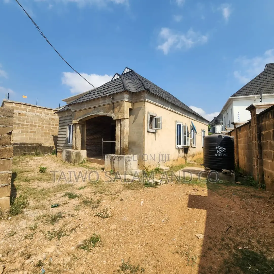 3bdrm Bungalow in Akala Express for sale in Akala Express