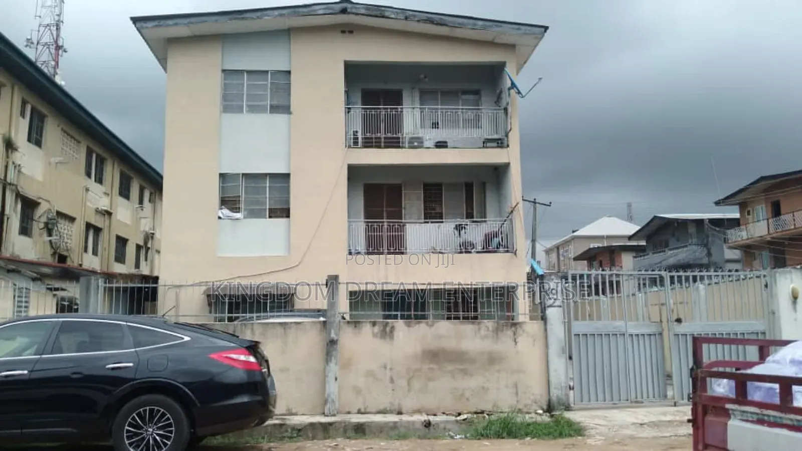 3bdrm Block of Flats in Ifako Gbagada for sale in Ifako-Gbagada