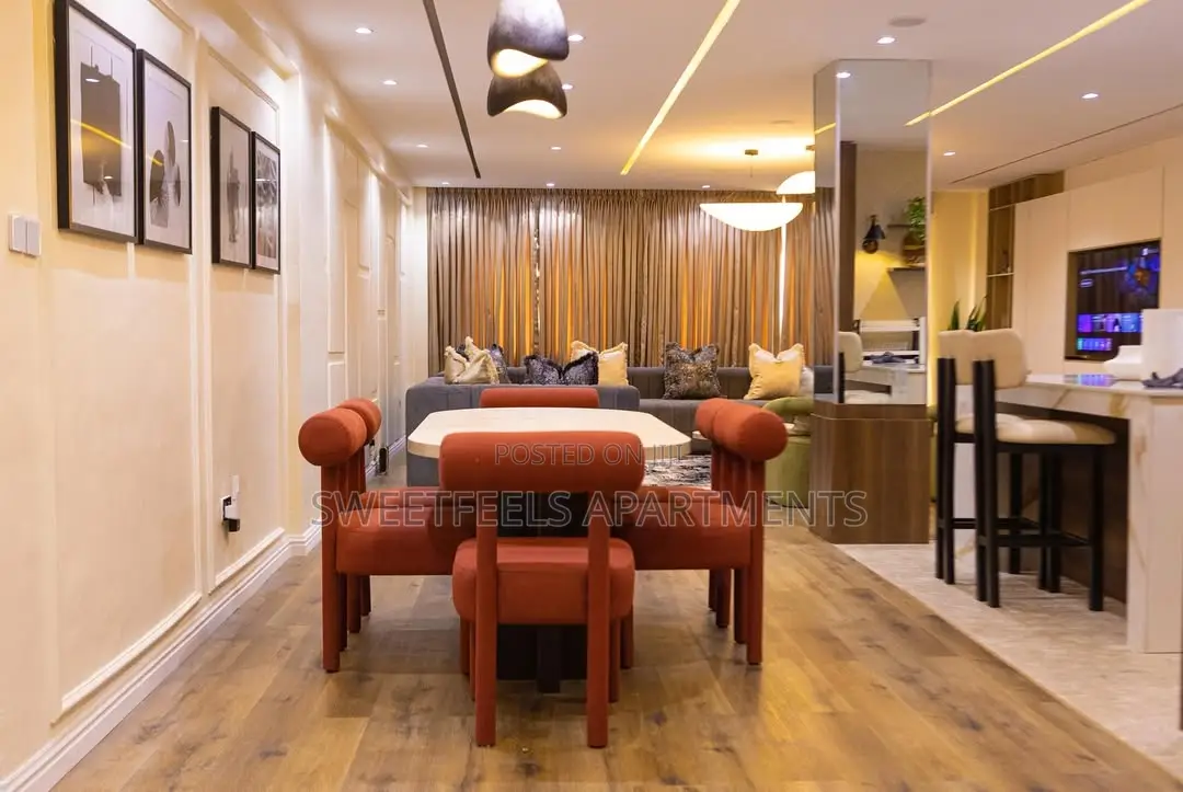 Beautiful 2 Bedroom With a Waterfront View, Cinema and Bathtub in Lekki Phase 1