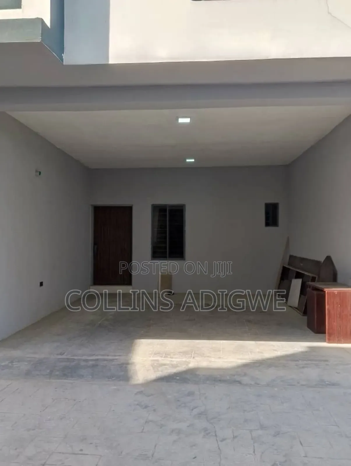 4bdrm Duplex in Orchid Road, Chevron for sale in Chevron