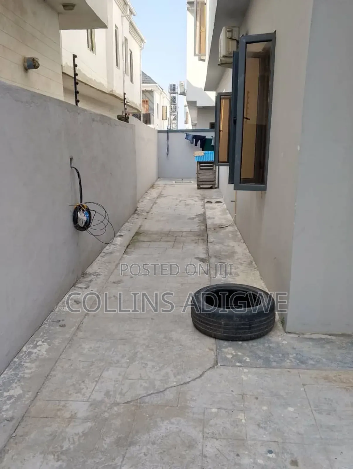4bdrm Duplex in Orchid Road, Chevron for sale in Chevron