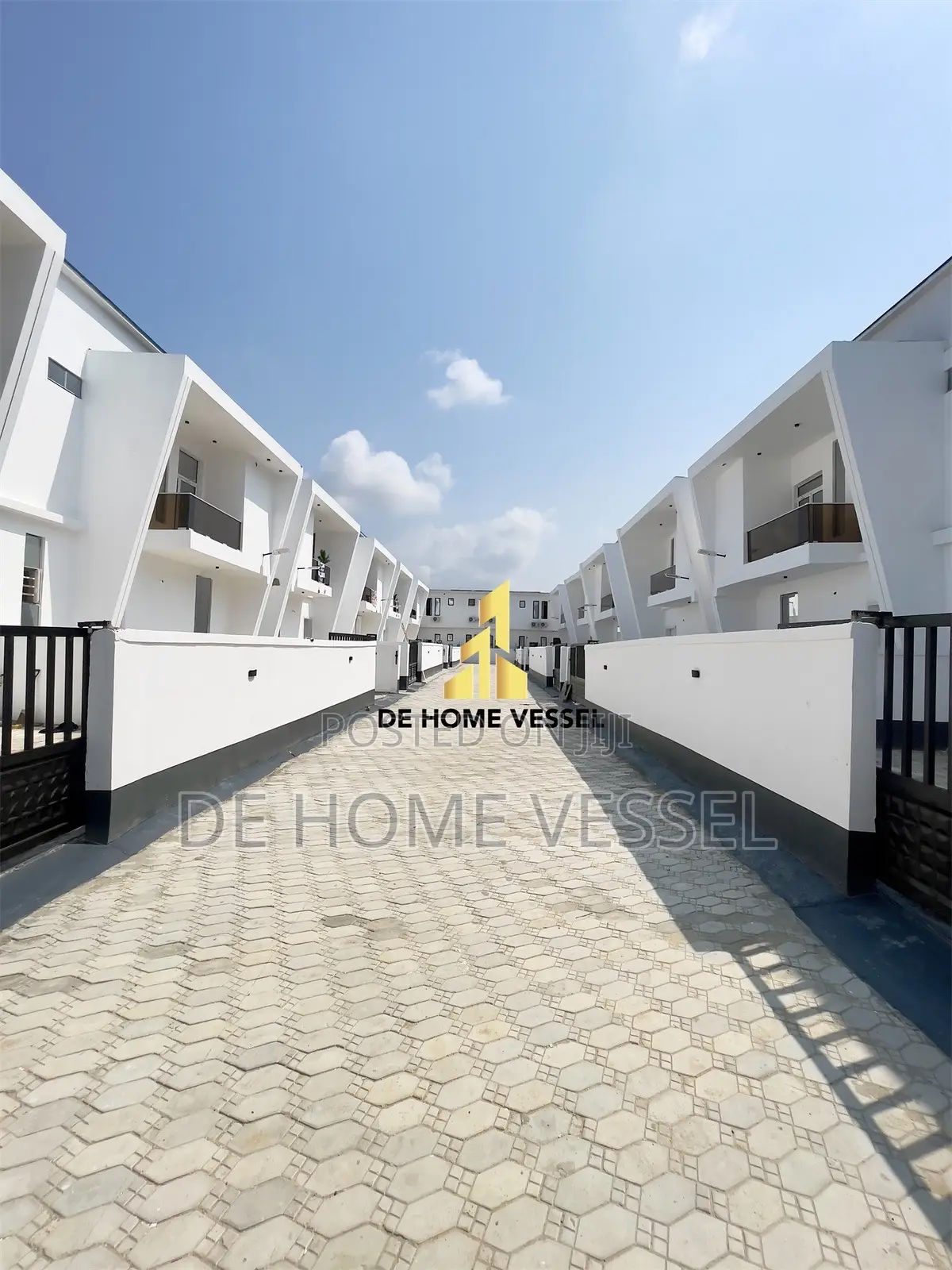 4bdrm Duplex in Ikota, Lekki for sale in Lekki