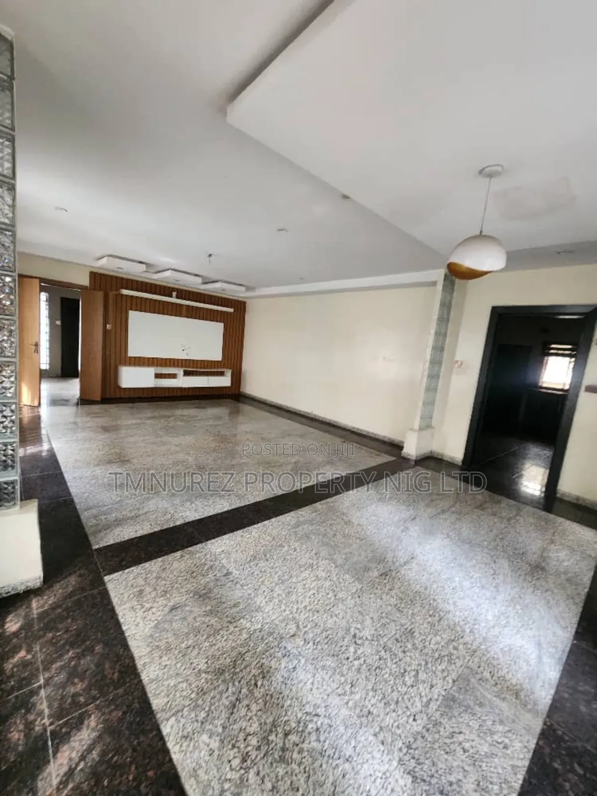 5bdrm Duplex in Chevron for rent in Chevron