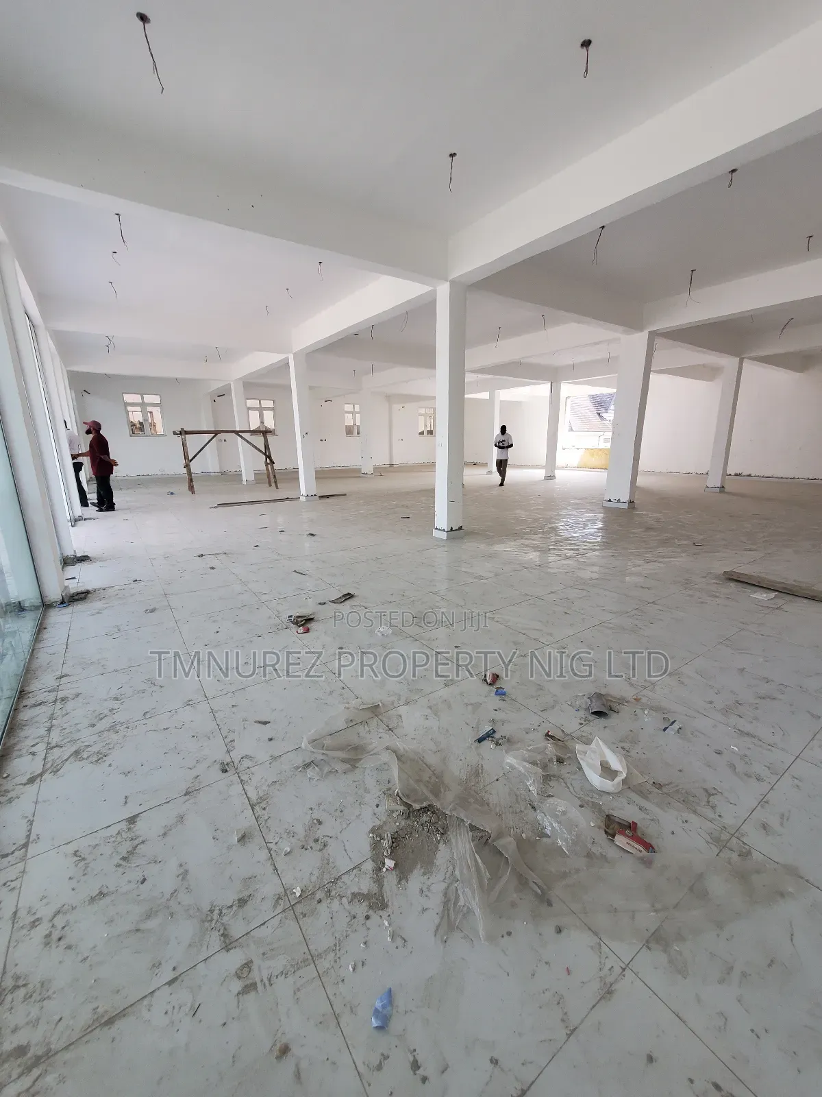 Showroom for Rent in a Very Good Location in Chevron