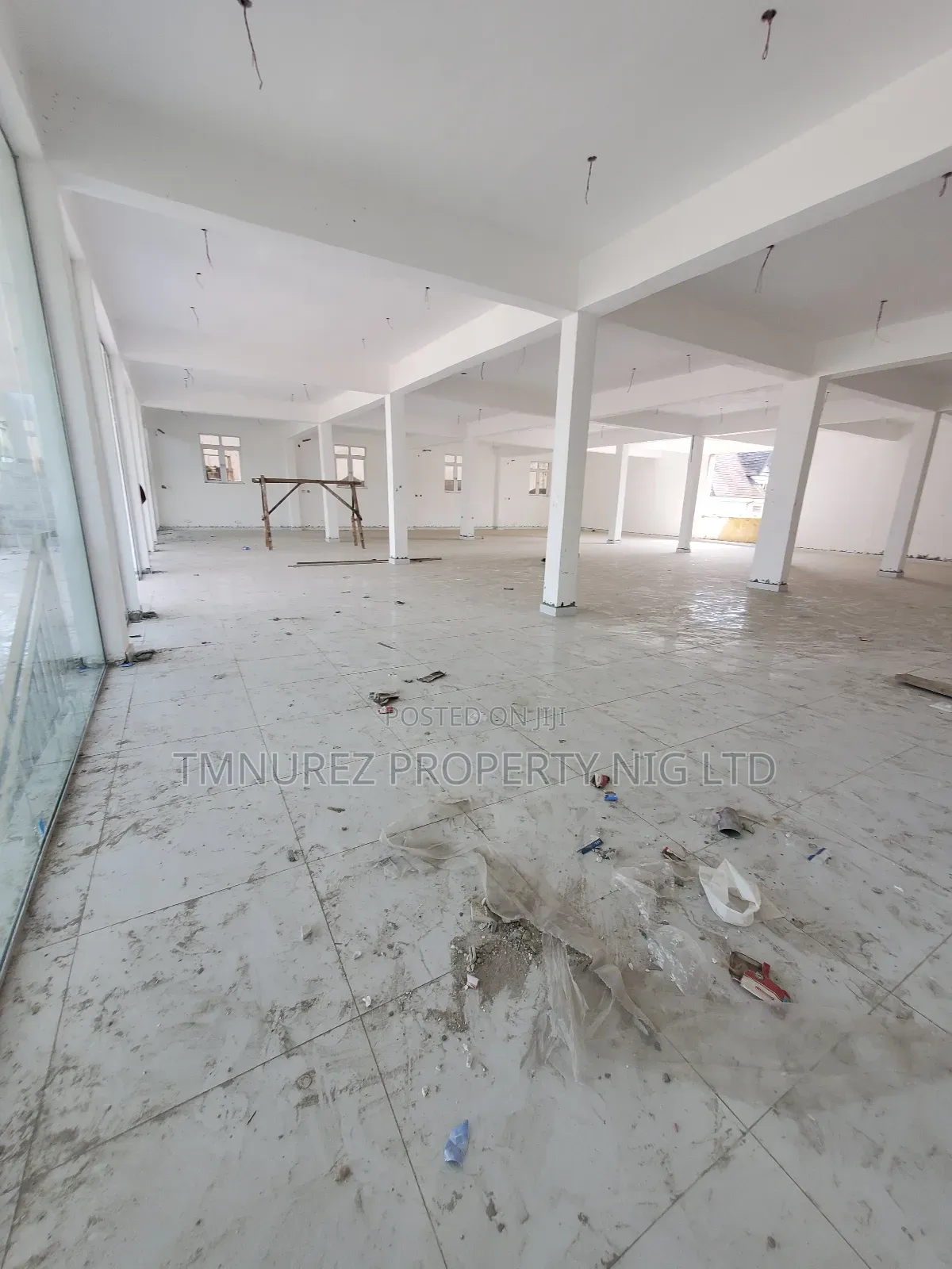 Showroom for Rent in a Very Good Location in Chevron