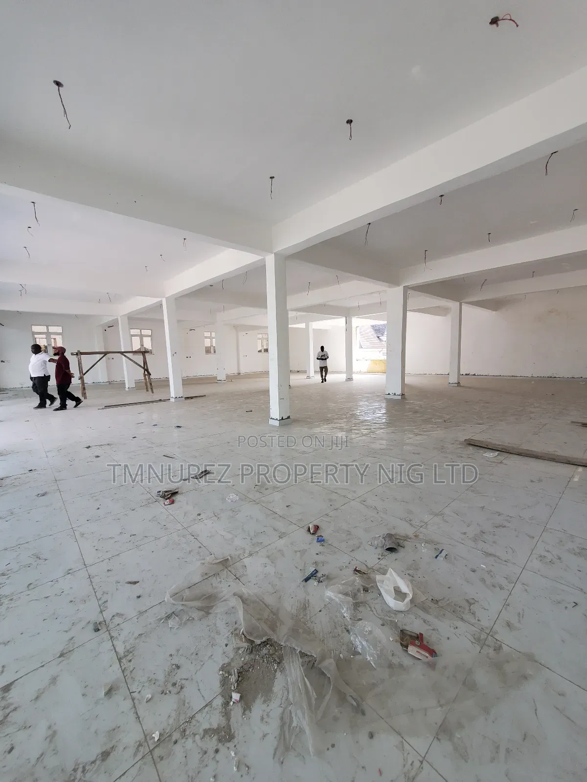 Showroom for Rent in a Very Good Location in Chevron