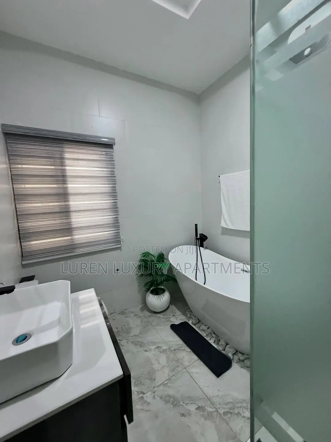 Luxury 2 Bedroom Apartment in Mabushi