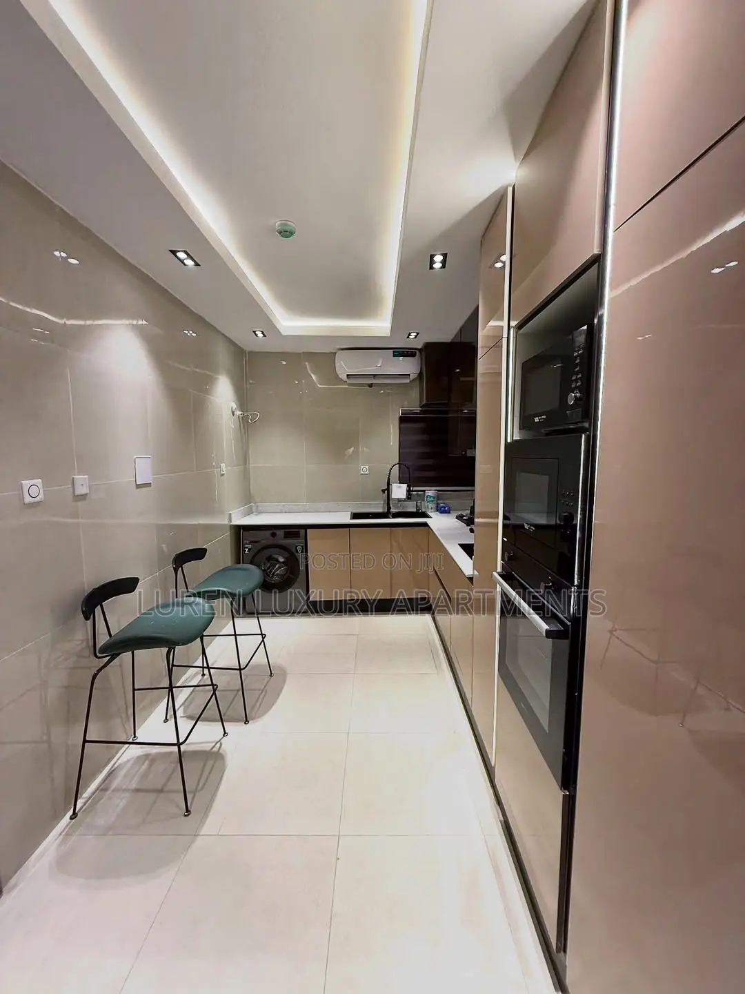 Smare 3 Bedroom Penthouse With Gym in-House Restaurant in Maitama