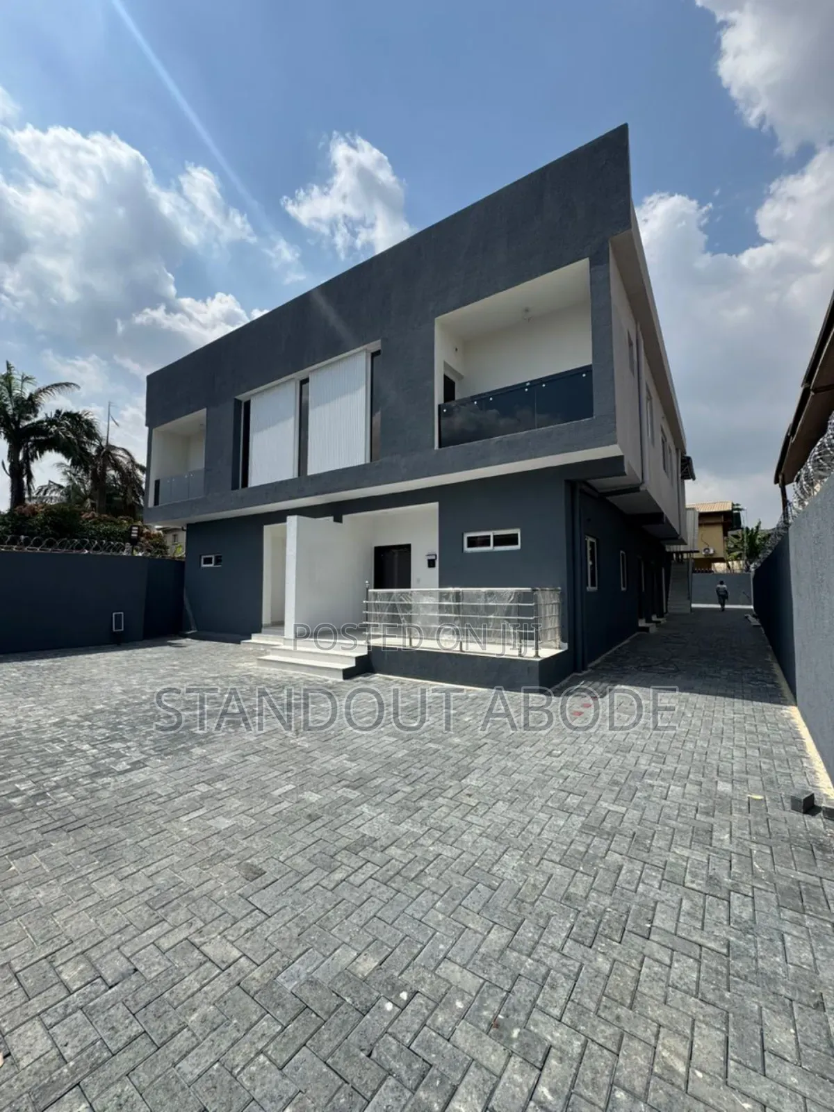 3bdrm Duplex in In An Estate, Ikeja for sale in Ikeja