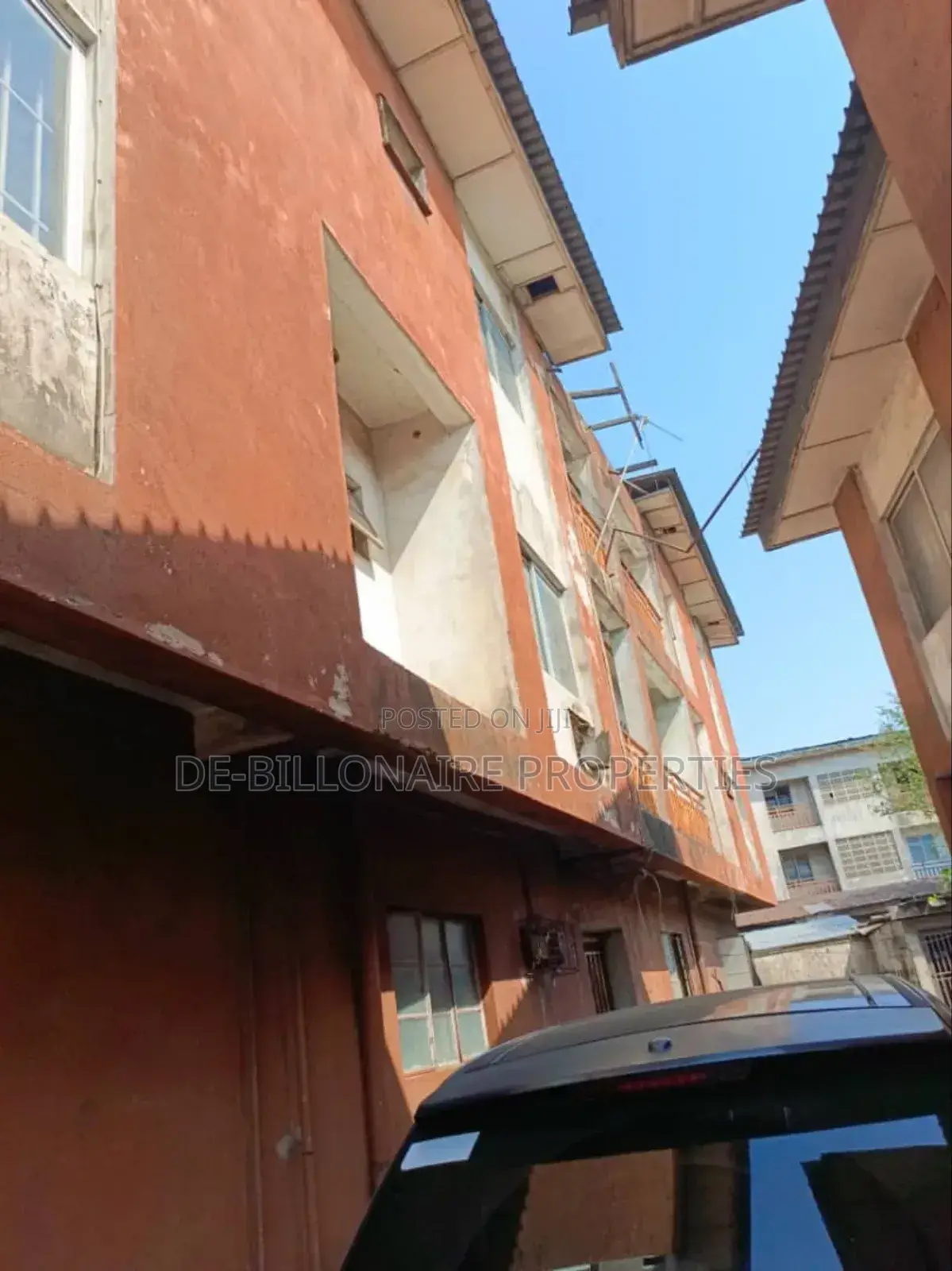 20bdrm House in Owerri for sale in Owerri
