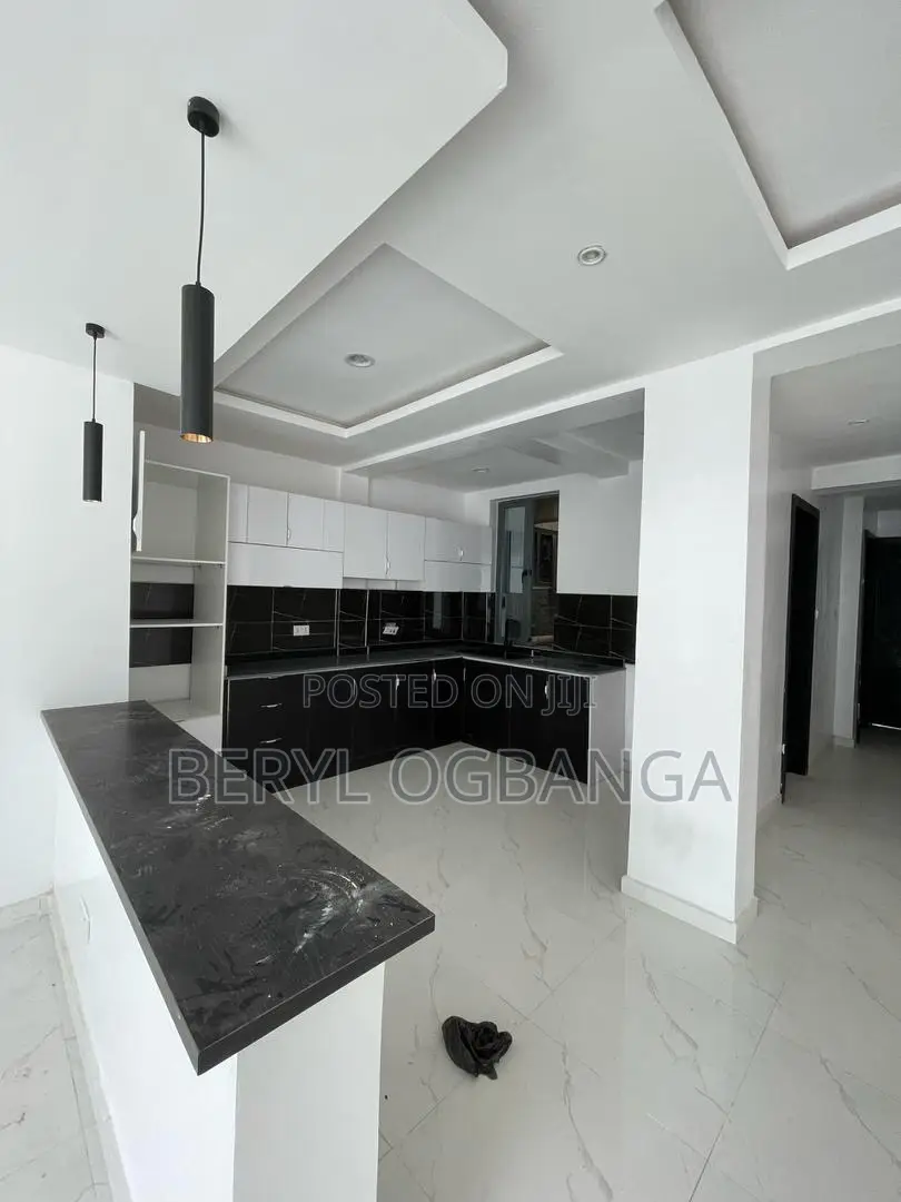2bdrm Apartment in Lekki Phase 2 for rent in Lekki Phase 2