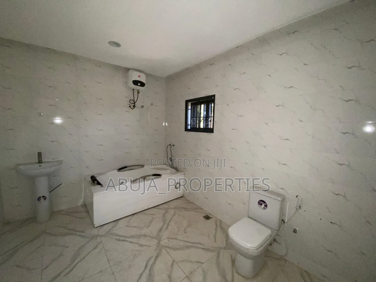 5bdrm Duplex in In A Mini Estate, Guzape District for rent in Guzape District