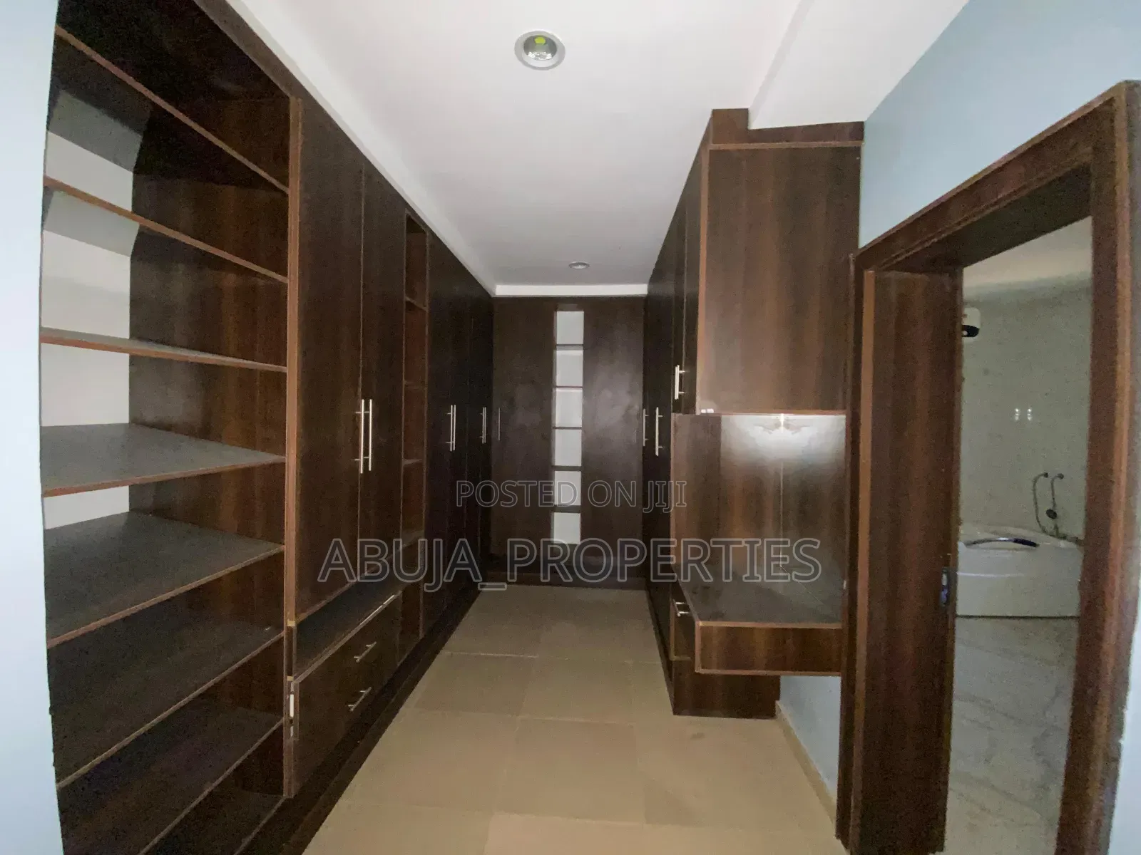 5bdrm Duplex in In A Mini Estate, Guzape District for rent in Guzape District
