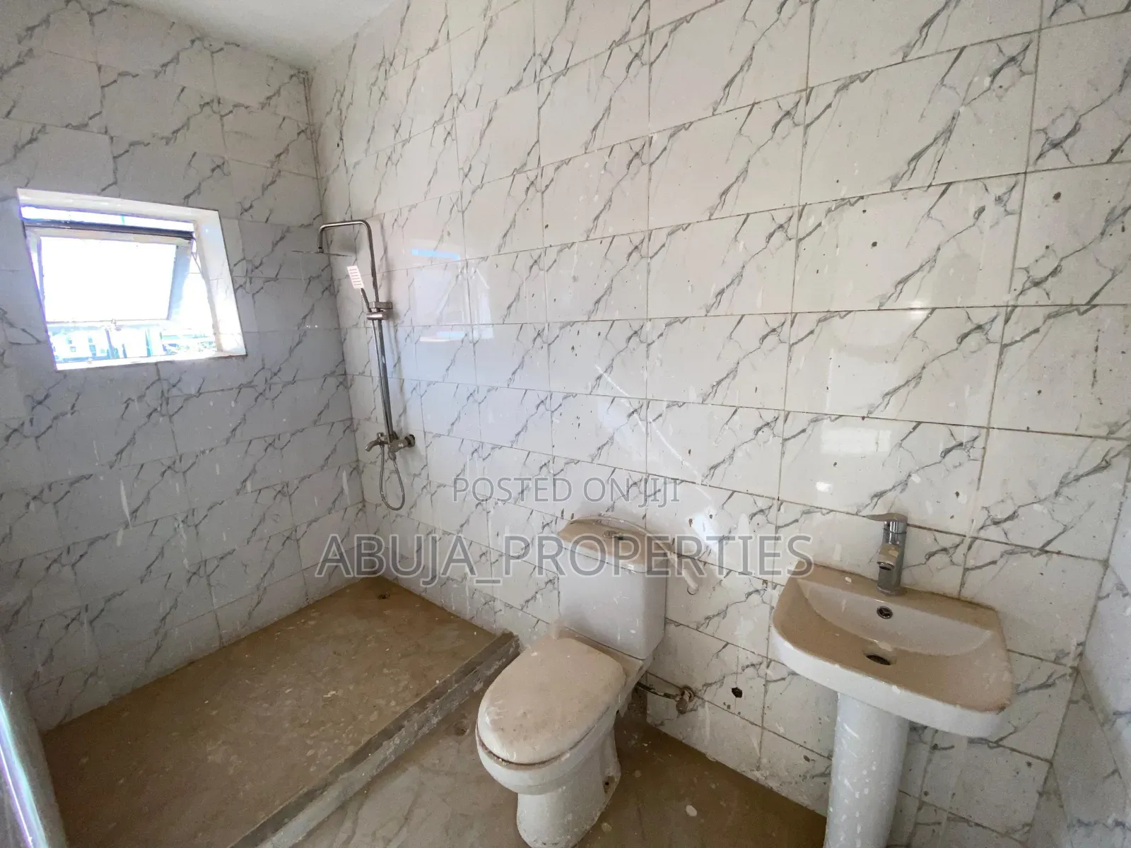 5bdrm Duplex in Guzape District for sale in Guzape District