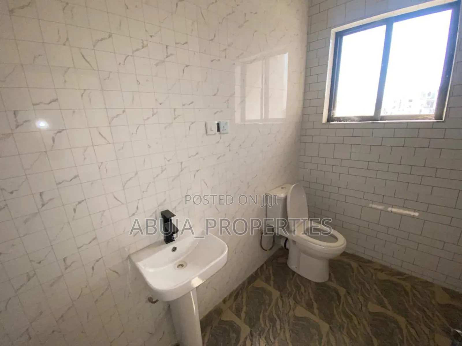4bdrm Duplex in In A Secured And, Guzape District for rent in Guzape District