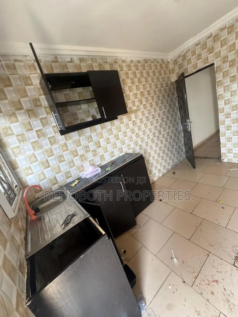 3bdrm Apartment in Ayilara, Oluyole Estate for rent in Oluyole Estate