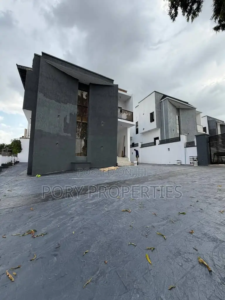 Furnished 4bdrm Duplex in Alalubosa for sale in Alalubosa