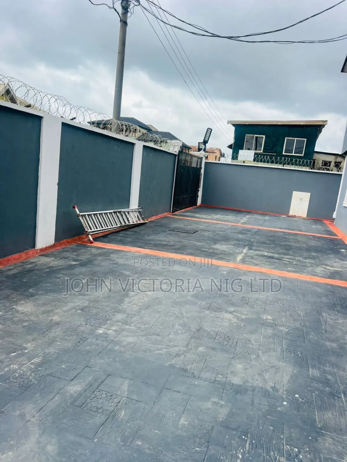 20bdrm Block of Flats in Igondu Phase 1, Back, Ikotun/Igando for sale in Ikotun/Igando