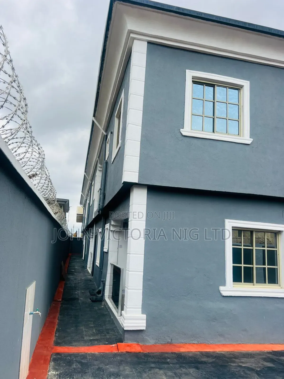20bdrm Block of Flats in Igondu Phase 1, Back, Ikotun/Igando for sale in Ikotun/Igando