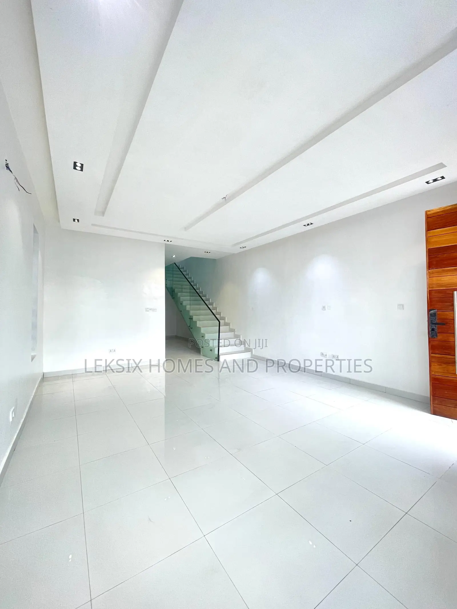 4bdrm Duplex in Ikota Gra for sale in Ikota