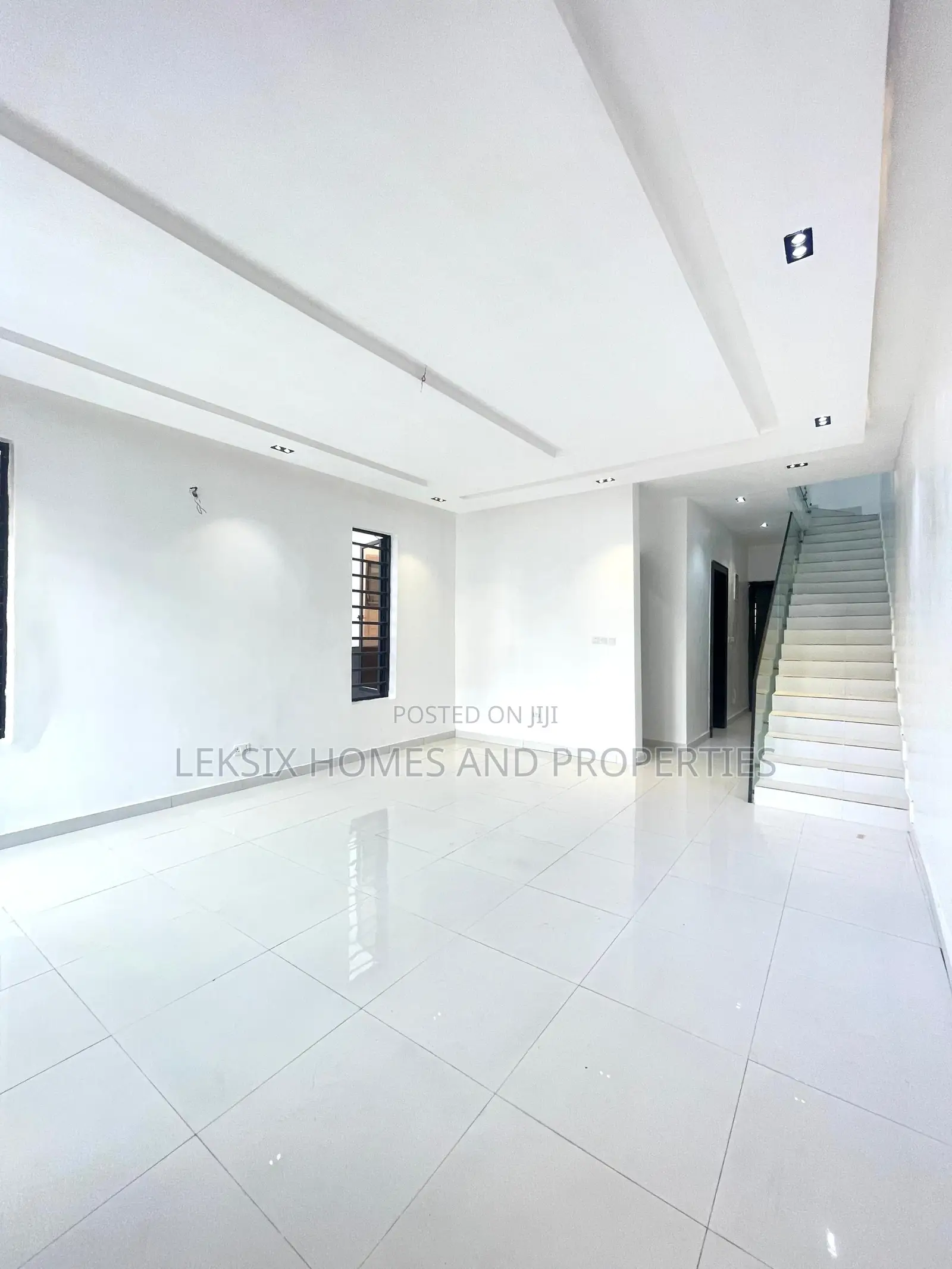 4bdrm Duplex in Ikota Gra for sale in Ikota