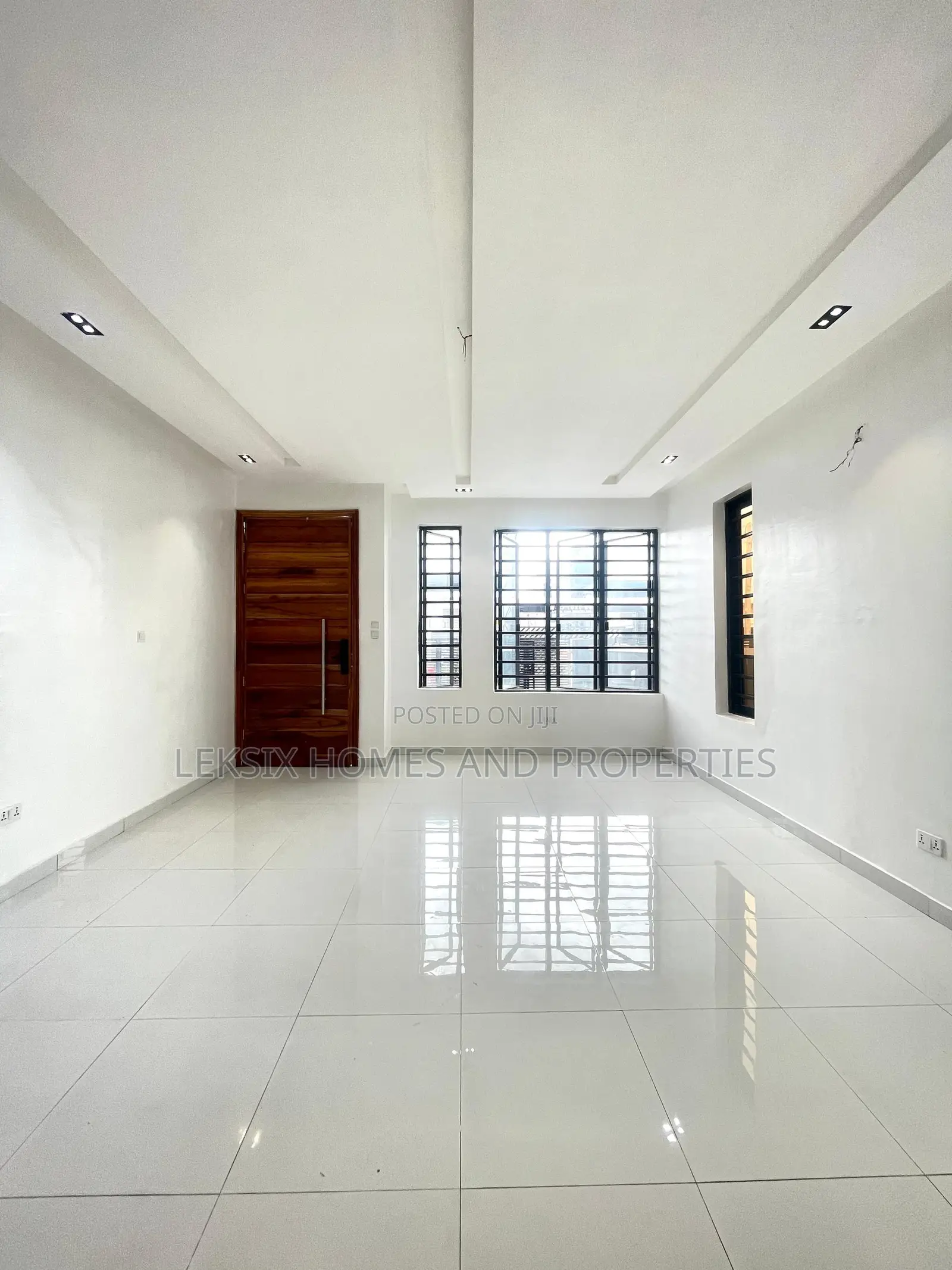 4bdrm Duplex in Ikota Gra for sale in Ikota