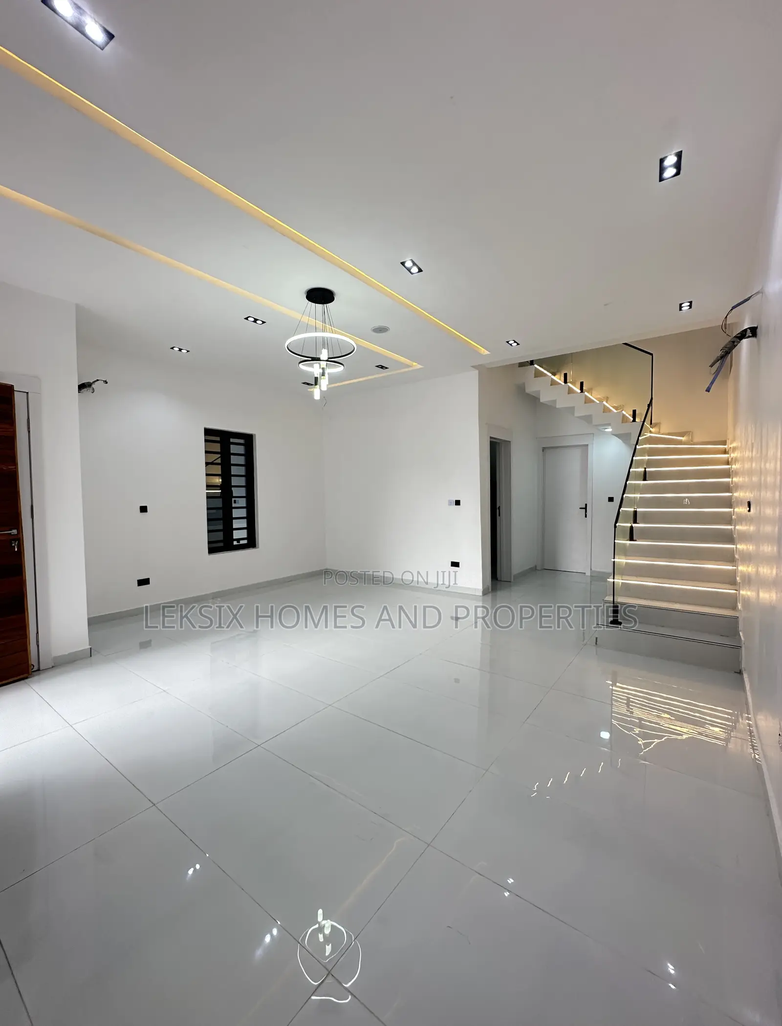 4bdrm Duplex in A Well Secured Call, Off Lekki-Epe Expressway for sale in Off Lekki-Epe Expressway