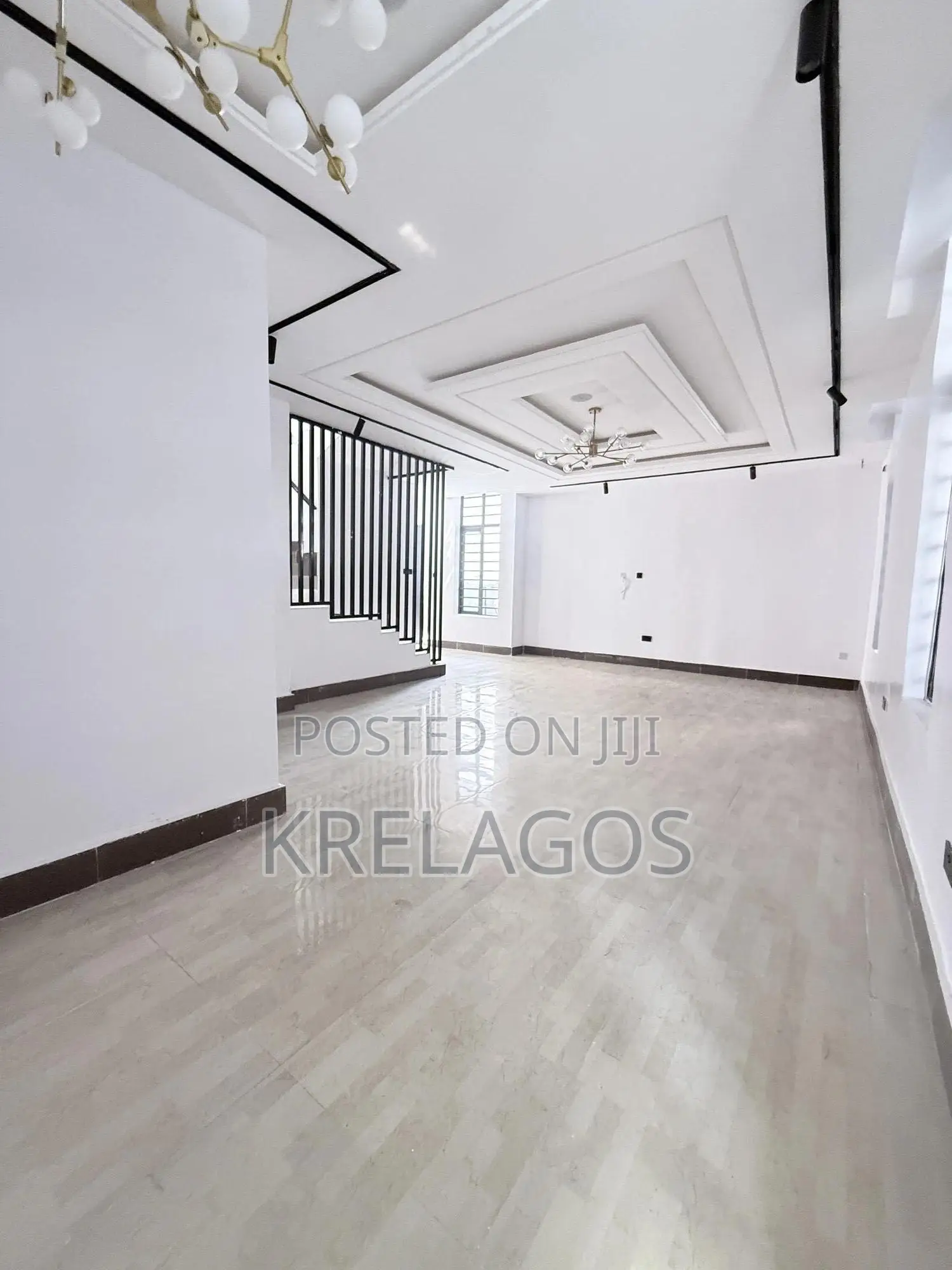 5bdrm Duplex in Lekki for sale in Lekki Phase 1