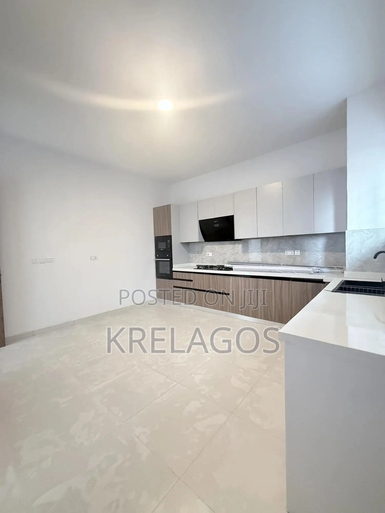 4bdrm Duplex in Lekki Phase 1 for sale in Lekki Phase 1