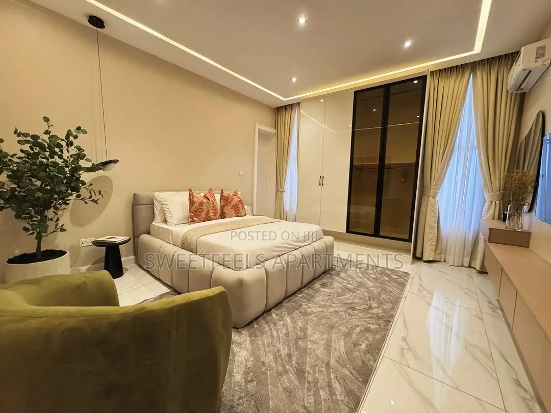 Minimalist 2 Bedroom Apartment in Ilaje / Lekki