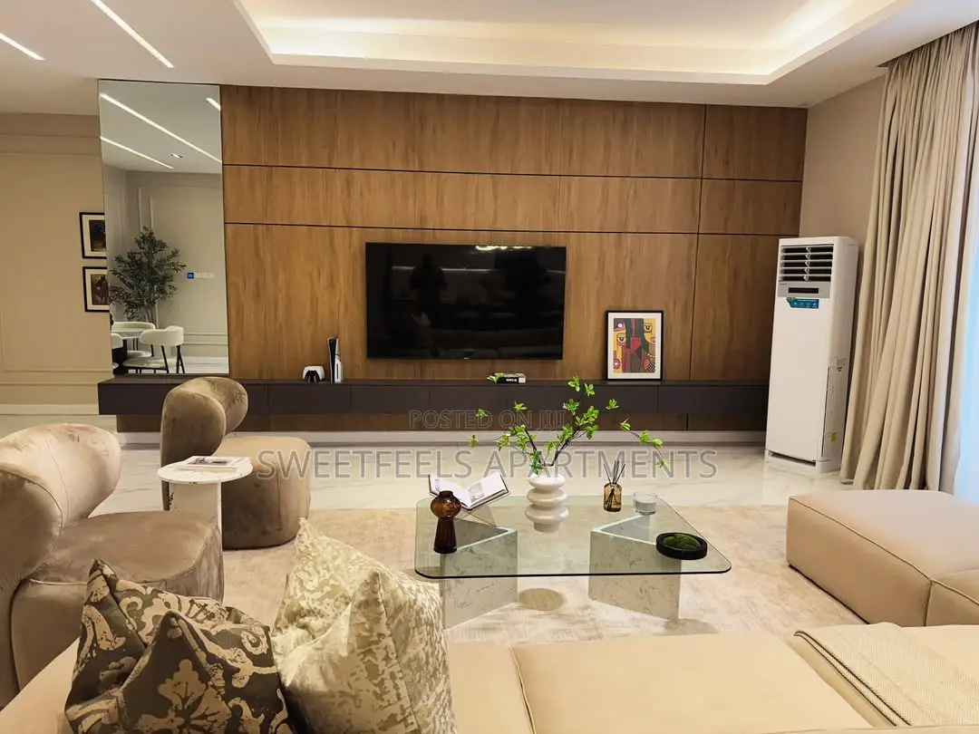 Minimalist 2 Bedroom Apartment in Ilaje / Lekki