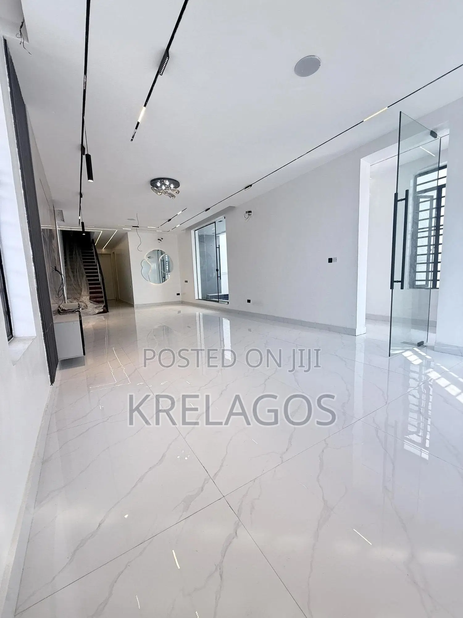 5bdrm Duplex in Lekki for sale in Lekki Phase 1