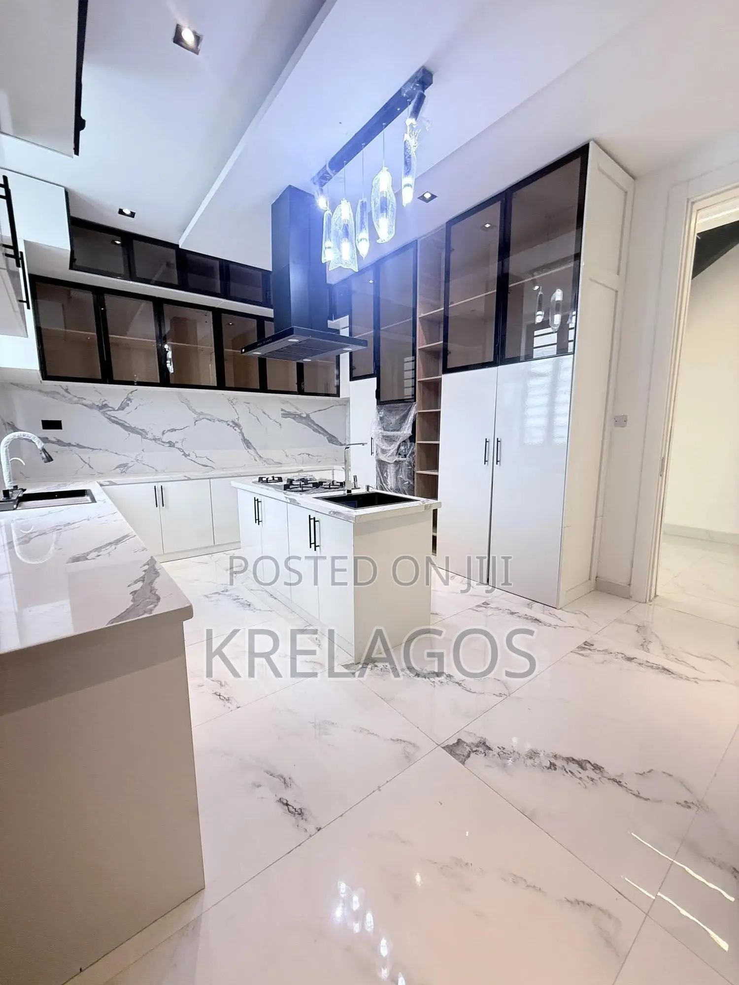 5bdrm Duplex in Lekki for sale in Lekki Phase 1