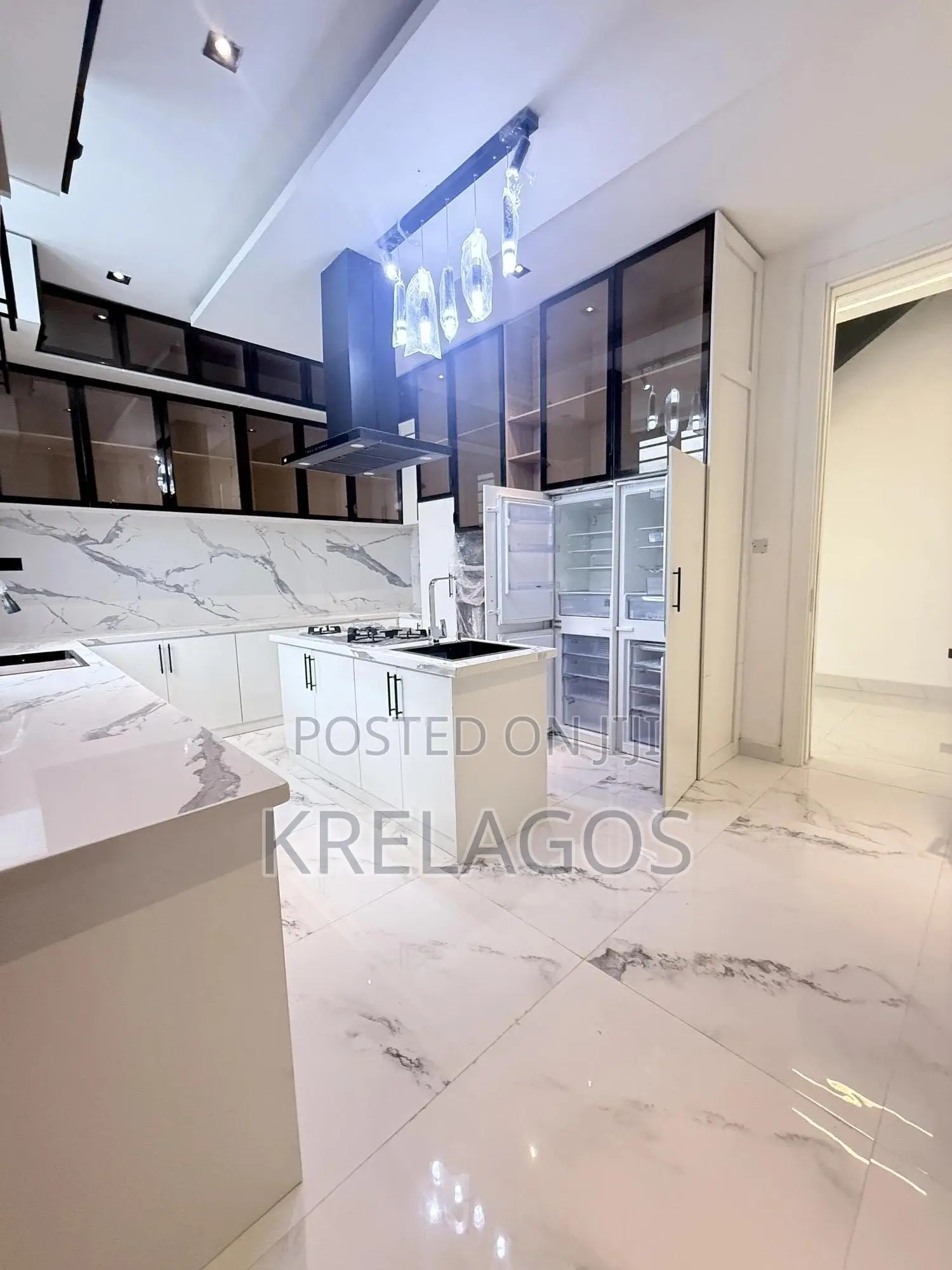5bdrm Duplex in Lekki for sale in Lekki Phase 1