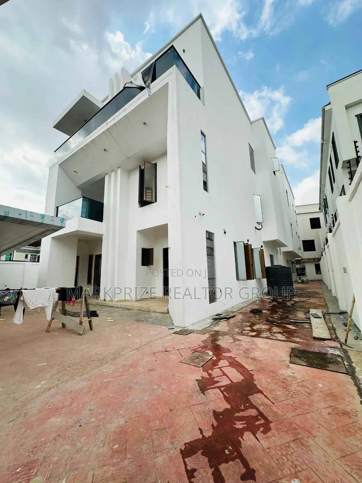 7bdrm Duplex in Ikeja Gra for sale in Ikeja GRA