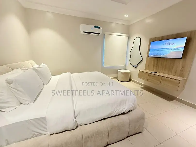 Luxury 4 Bedroom Penthouse Apartment in Parkview Estate