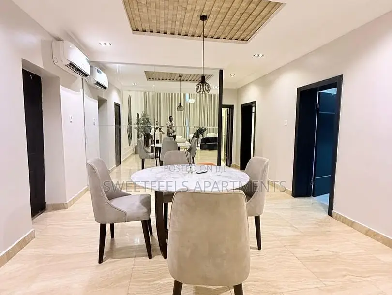 Luxury 4 Bedroom Penthouse Apartment in Parkview Estate