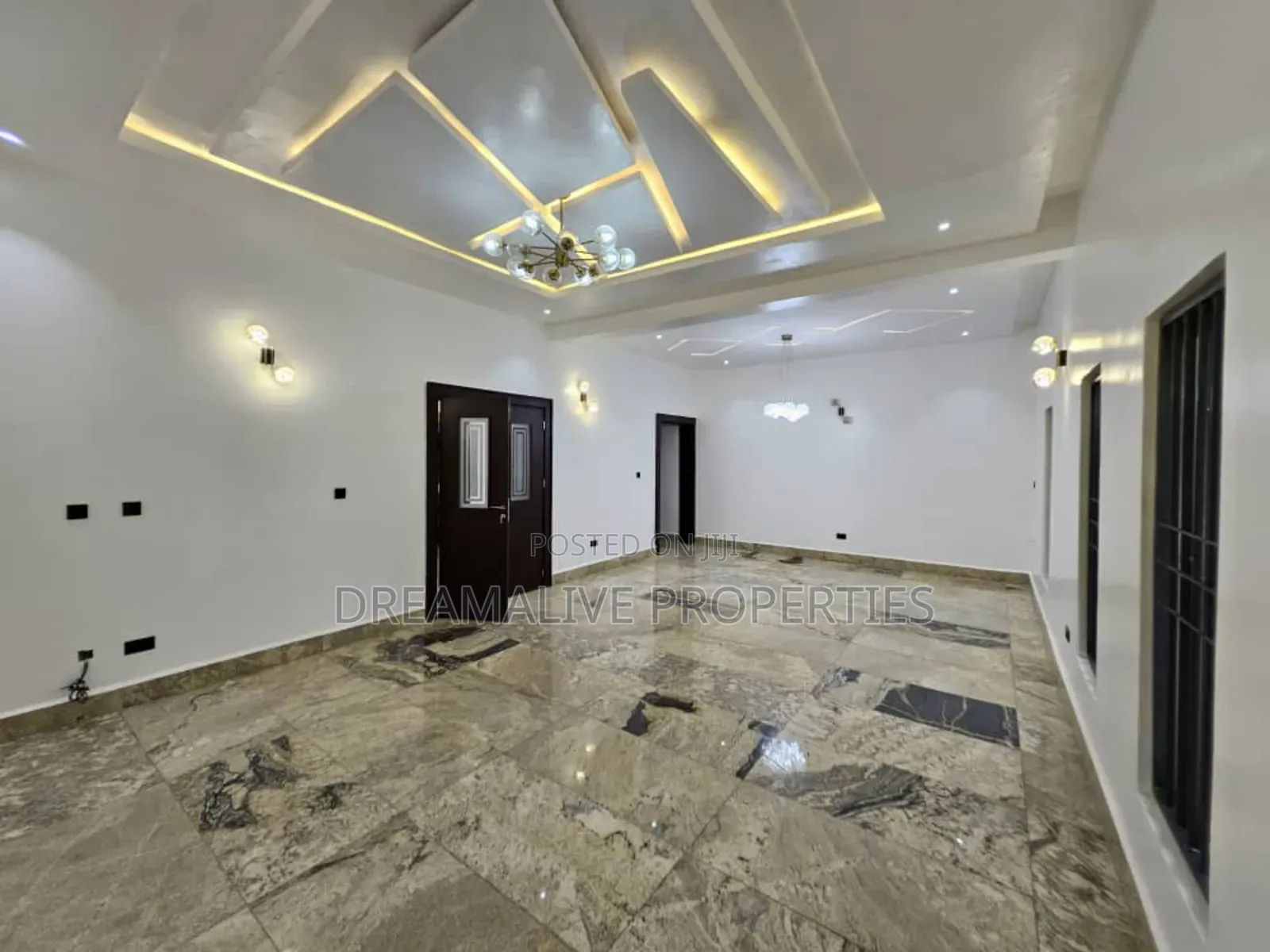 6bdrm Duplex in Estate, Gwarinpa for sale in Gwarinpa