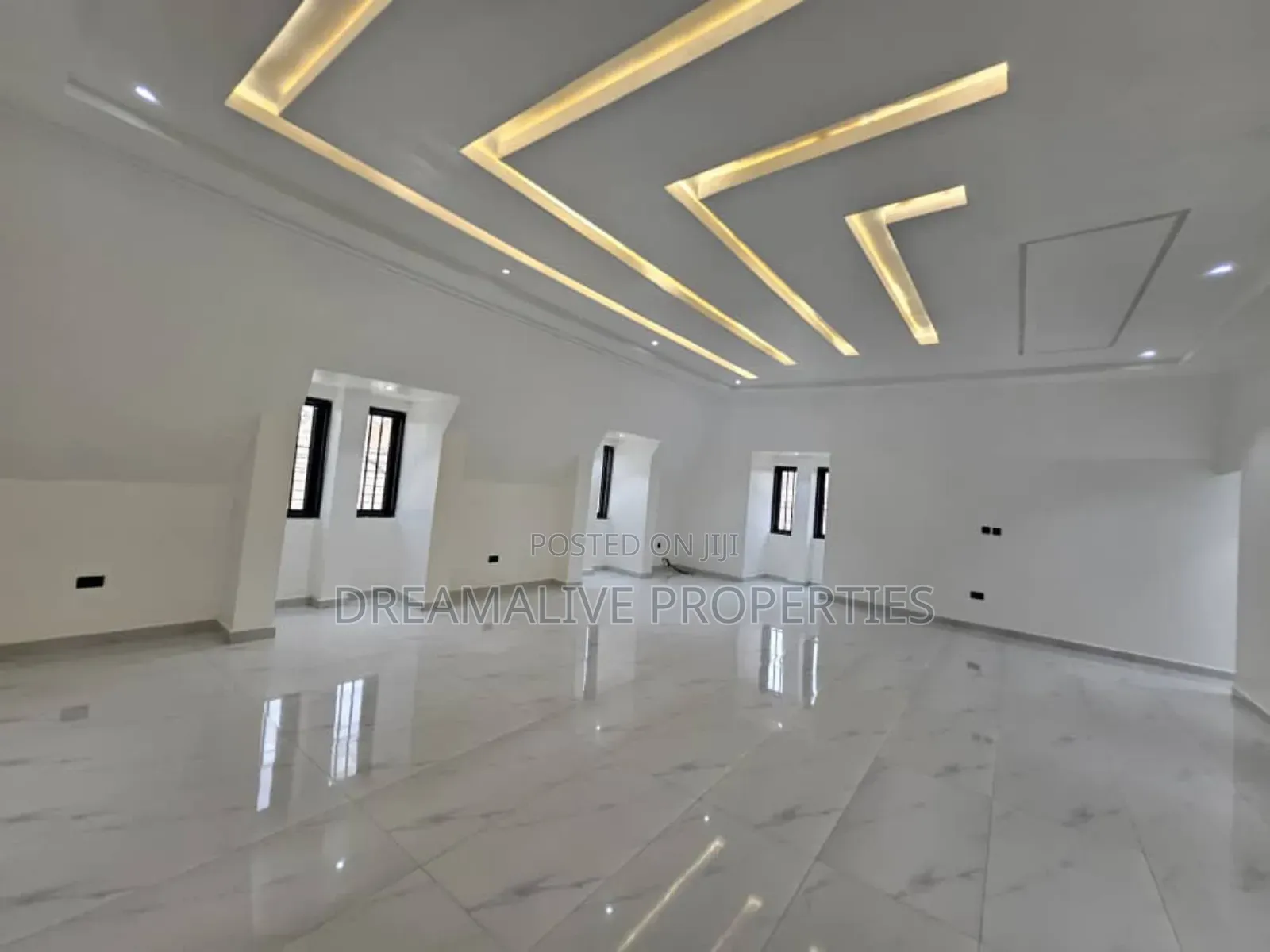 6bdrm Duplex in Estate, Gwarinpa for sale in Gwarinpa