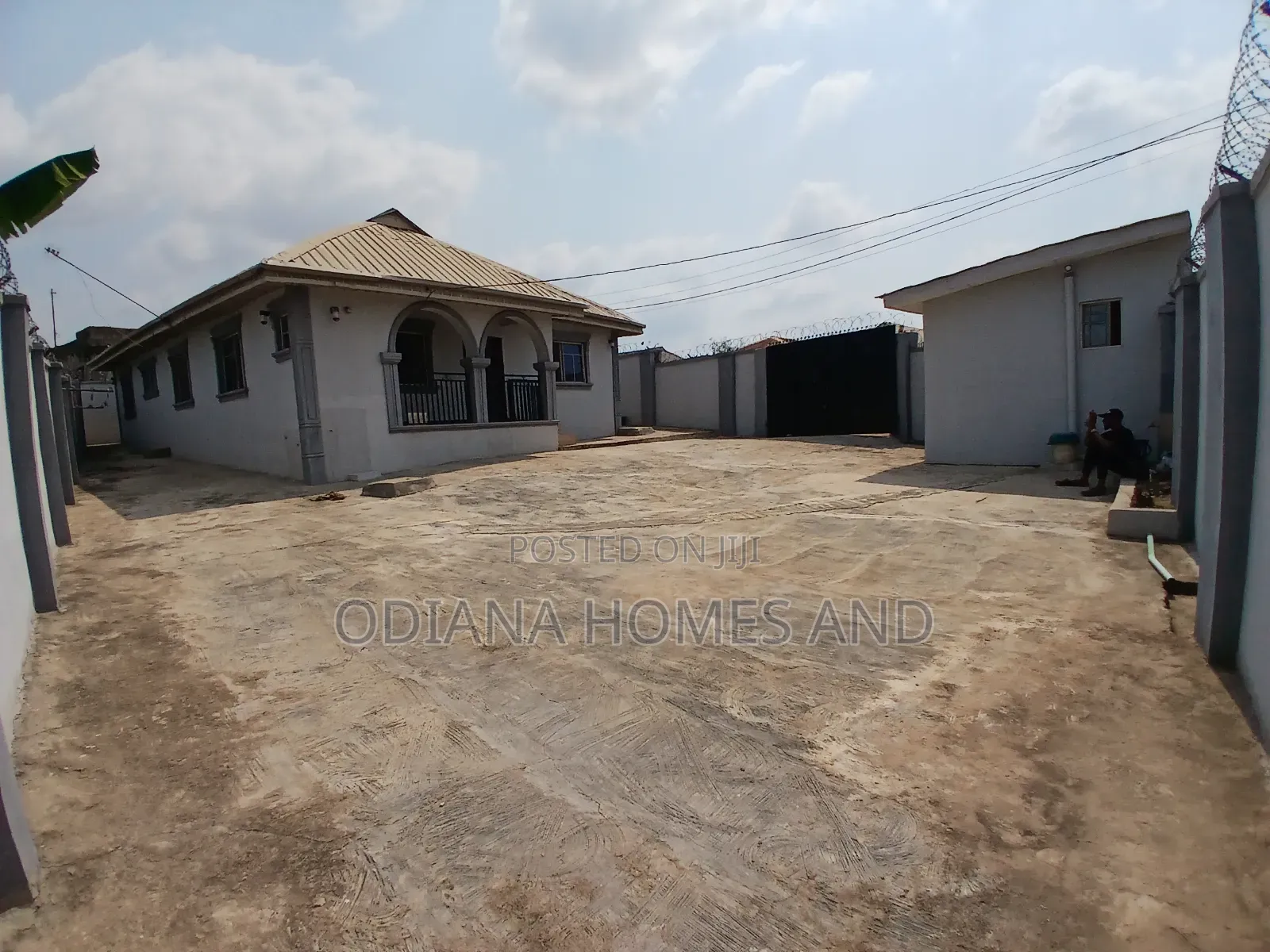 4bdrm Bungalow in Idi Osan, Olodo, Ibadan for sale in Ibadan