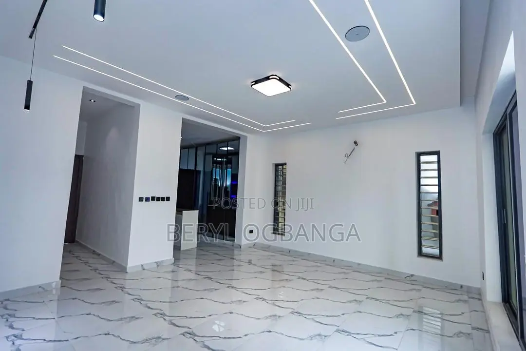 4bdrm Duplex in Osapa london for sale in Osapa london