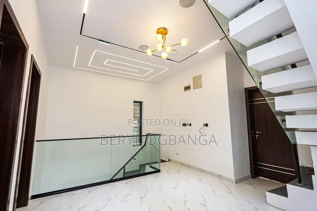 4bdrm Duplex in Osapa london for sale in Osapa london
