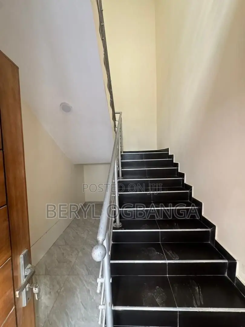 3bdrm Apartment in Chevron for rent in Chevron