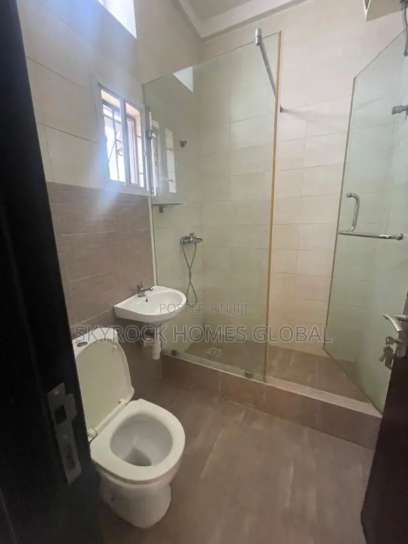 3bdrm Duplex in Chevron for rent in Chevron