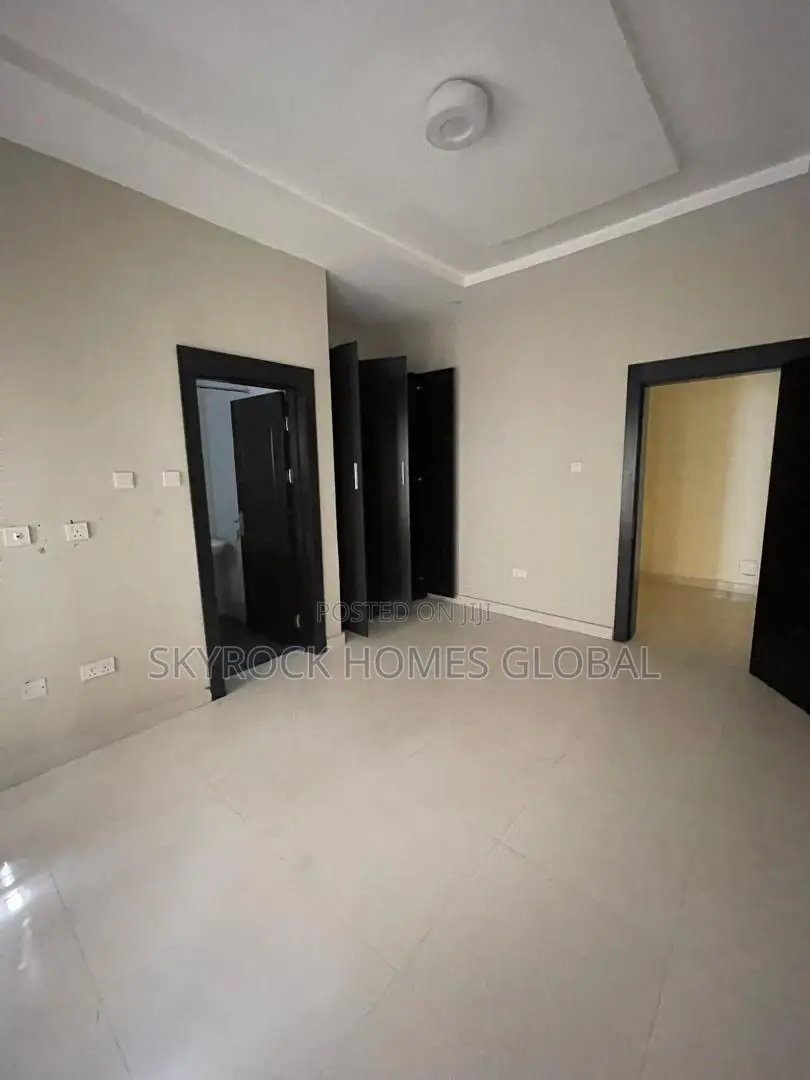 3bdrm Duplex in Chevron for rent in Chevron