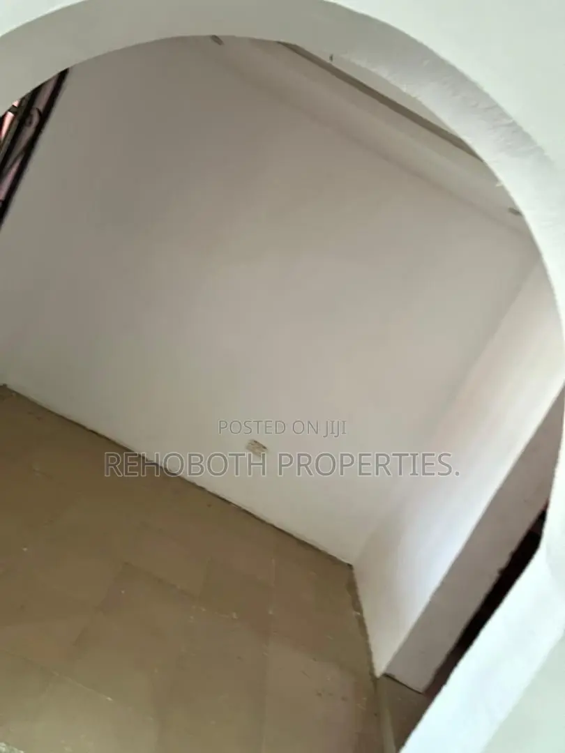 3bdrm Apartment in Ore Oluwa Street, Akala Express for rent in Akala Express